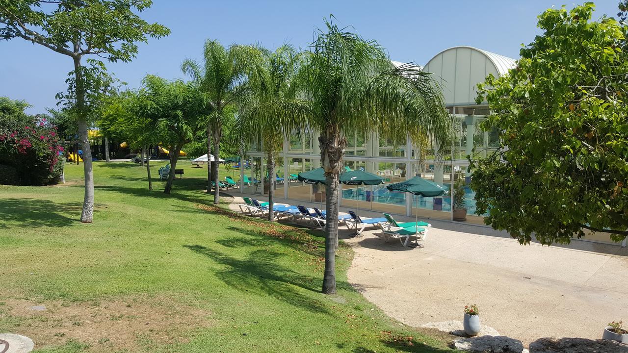 Neot Golf Caesarea Garden Apartment Exteriör bild