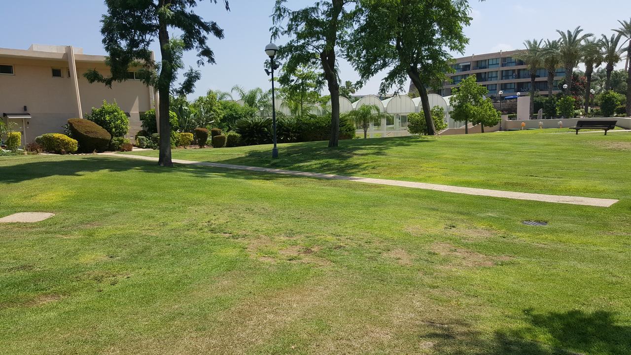 Neot Golf Caesarea Garden Apartment Exteriör bild
