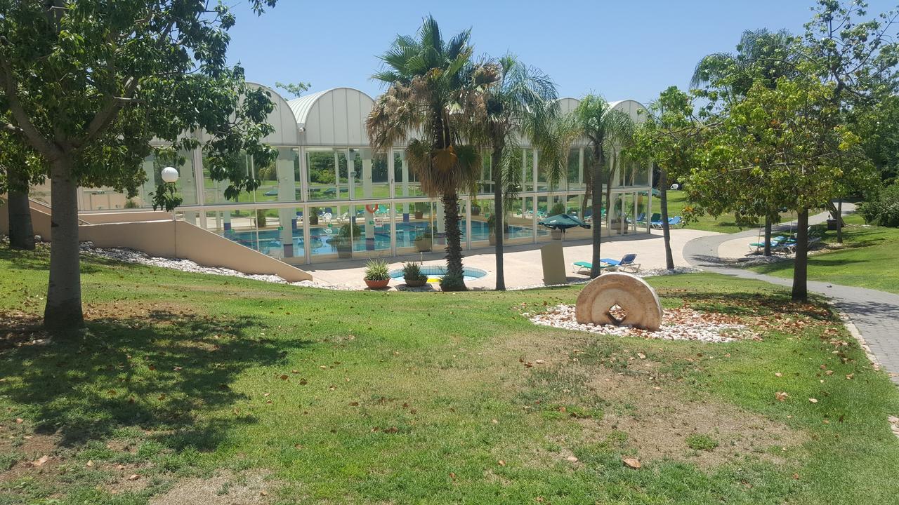 Neot Golf Caesarea Garden Apartment Exteriör bild